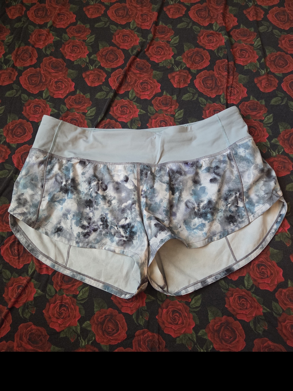 Lululemon Speed Up Shorts 2.5